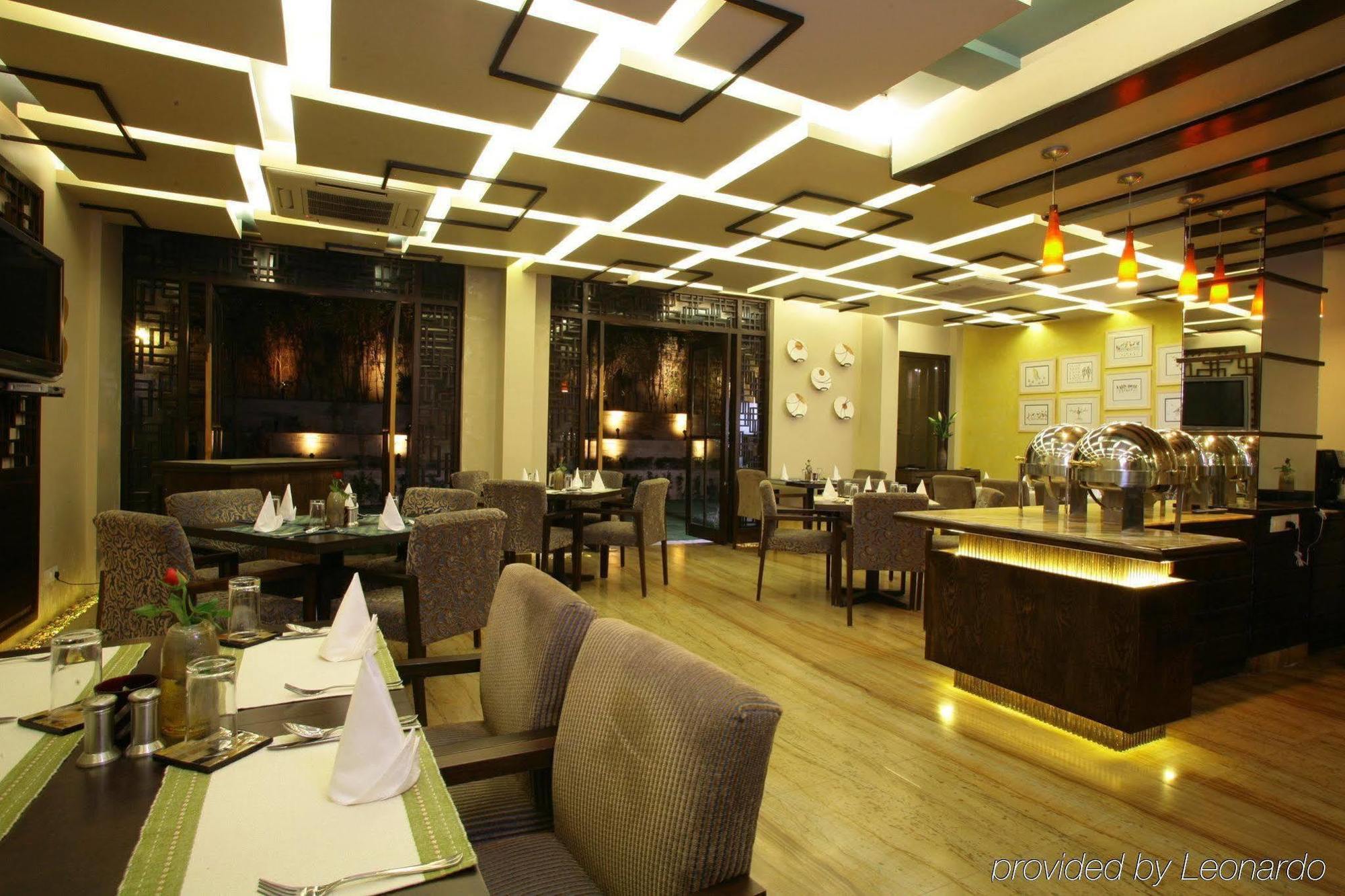 ​Justa Gurgaon Hotel Restaurant foto